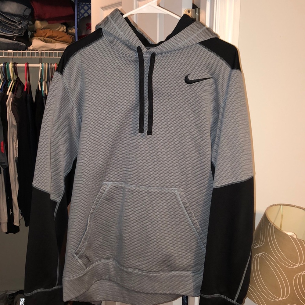 Nike therma fit hoodie